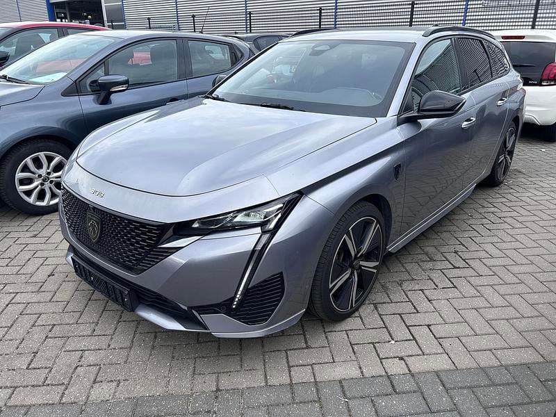 Grijs Gebruikt 2023 Peugeot 308 GT Stationwagen | € 25.900 (Eerlijke prijs) - Afbeelding 1/4