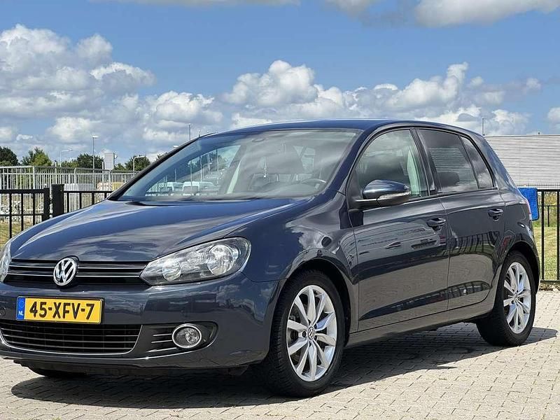 Gebruikt 2012 VW Golf VII Highline Sedan | € 8.000 (Eerlijke prijs) - Afbeelding 1/4