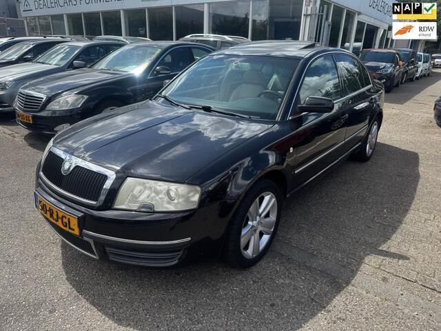 Zwart Gebruikt 2005 Skoda Superb Elegance Sedan | € 2.750 - Afbeelding 1/4