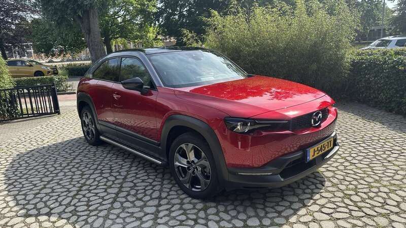 Rood Gebruikt 2020 Mazda MX30 SUV | € 15.990 (Eerlijke prijs) - Afbeelding 1/4