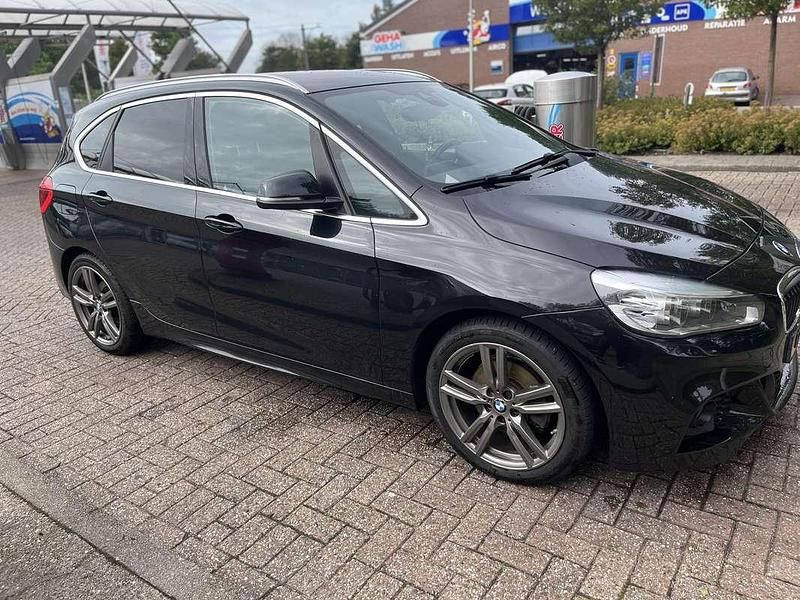 Zwart Gebruikt 2015 BMW 218 M Sport Stationwagen | € 13.950 (Duur) - Afbeelding 1/4