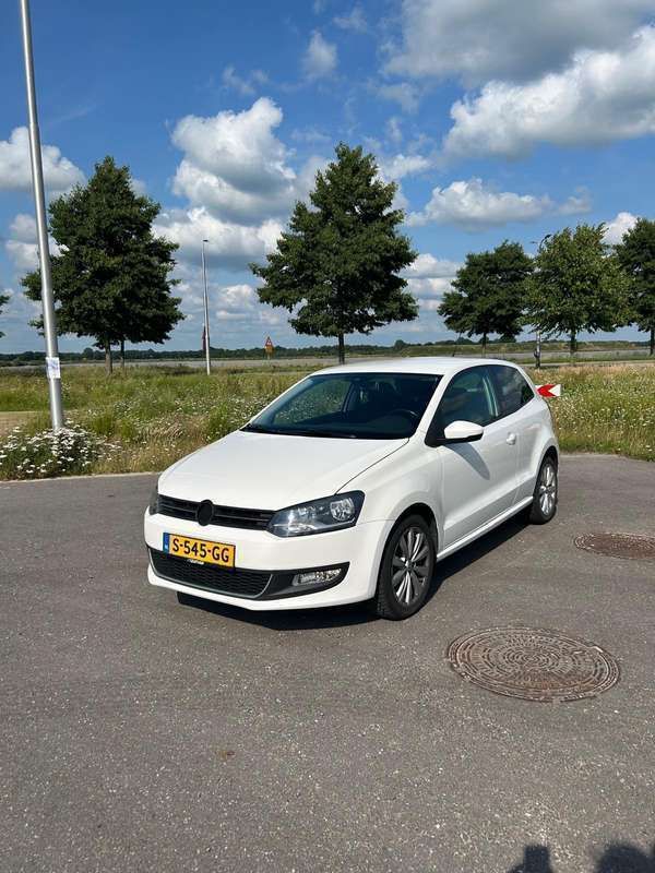 Wit Gebruikt 2010 VW Polo Comfortline Hatchback | € 5.750 (Iets duurder) - Afbeelding 1/4