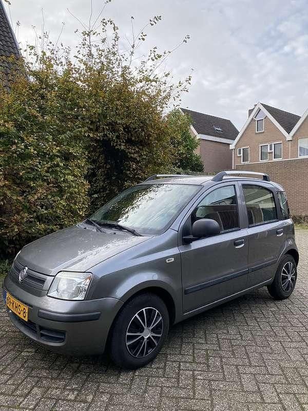 Grijs Gebruikt 2009 Fiat Panda Hatchback | € 2.800 (Iets duurder) - Afbeelding 1/4