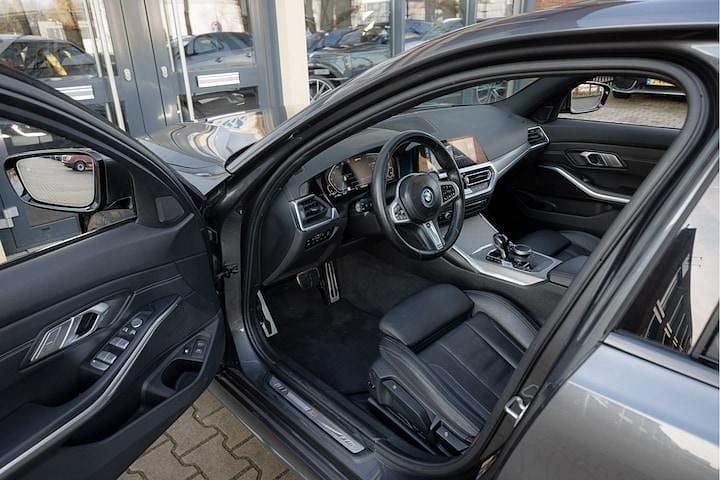 Occasion BMW 330e Executive 184 PK (135 kW) 2022 Grijs Sedan