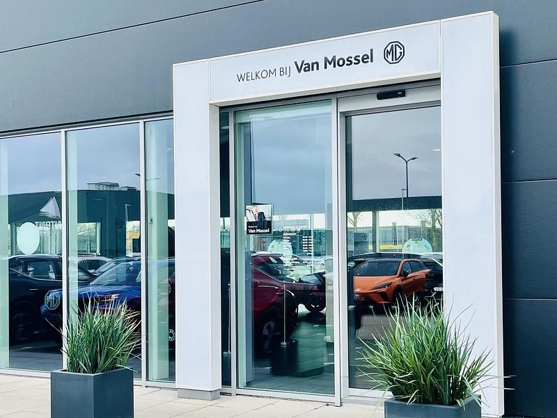 Rood Nieuw 2025 MG MG5 EV Comfort Stationwagen | € 29.650 (Goede deal) - Afbeelding 1/2