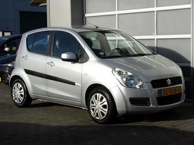 Zilver Gebruikt 2012 Suzuki Splash Comfort Hatchback | € 4.450 (Eerlijke prijs) - Afbeelding 1/4
