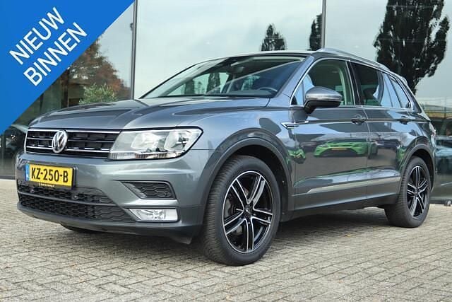 Grijs Gebruikt 2017 VW Tiguan SUV | € 15.950 (Eerlijke prijs) - Afbeelding 1/4