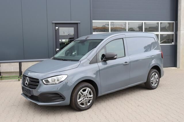Grijs Gebruikt 2023 Mercedes Citan 110 Van | € 23.990 (Iets duurder) - Afbeelding 1/4