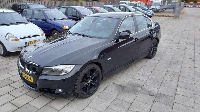 Zwart Gebruikt 2008 BMW 318 Sedan | € 5.000 (Iets duurder) - Afbeelding 1/4