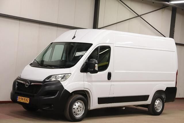 Wit Gebruikt 2022 Opel Movano Van | € 18.900 (Eerlijke prijs) - Afbeelding 1/4