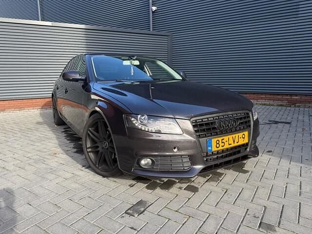 Grijs Gebruikt 2010 Audi A4 Proline Sedan | € 6.499 (Goede deal) - Afbeelding 1/4