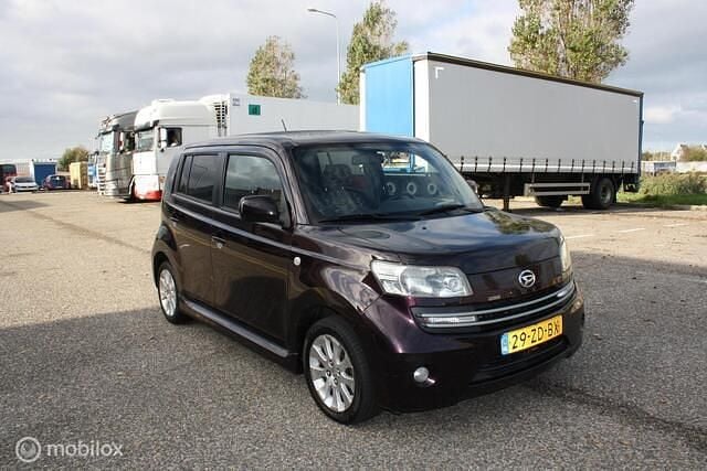 Paars Gebruikt 2008 Daihatsu Materia MPV | € 4.999 (Eerlijke prijs) - Afbeelding 1/4