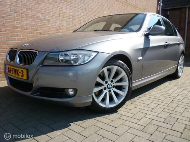 Grijs Gebruikt 2010 BMW 330 Executive Sedan | € 9.999 (Duur) - Afbeelding 1/4