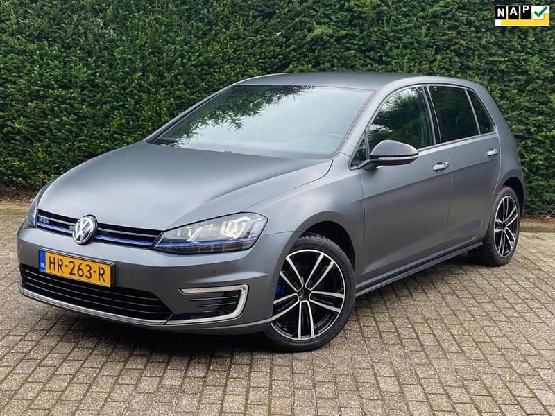 Zwart Gebruikt 2015 VW Golf VII GTE Hatchback | € 16.490 (Iets duurder) - Afbeelding 1/4