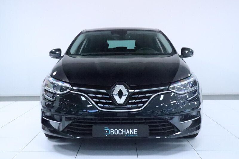 Noir etoile (donker zwart) Gebruikt 2022 Renault Mégane IV Intens Hatchback | € 21.750 (Eerlijke prijs) - Afbeelding 1/3