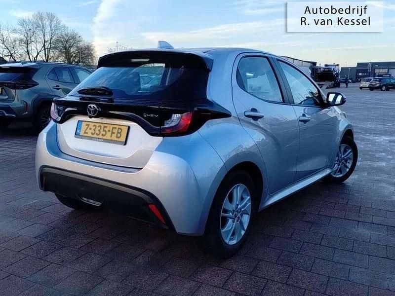 Occasion Toyota Yaris Hybrid Active 116 PK (85 kW) 2024 Grijs Hatchback