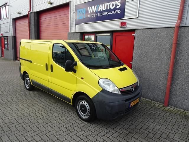 Occasion Opel Vivaro 90 PK (66 kW) 2008 Geel MPV