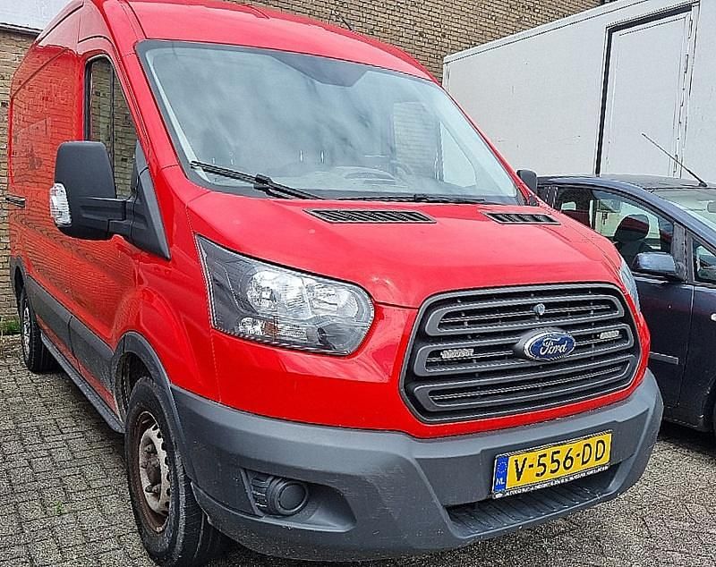 Rood Gebruikt 2017 Ford Transit Van | € 15.000 (Eerlijke prijs) - Afbeelding 1/4