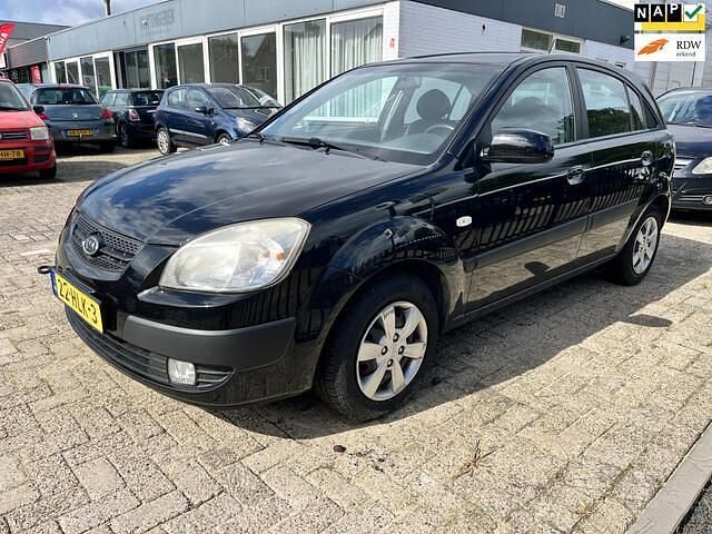 Zwart Gebruikt 2009 Kia Rio Hatchback | € 1.499 (Super prijs) - Afbeelding 1/4