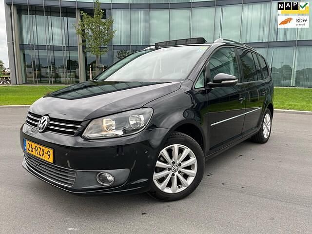 Zwart Gebruikt 2011 VW Touran Highline MPV | € 4.495 (Iets duurder) - Afbeelding 1/4