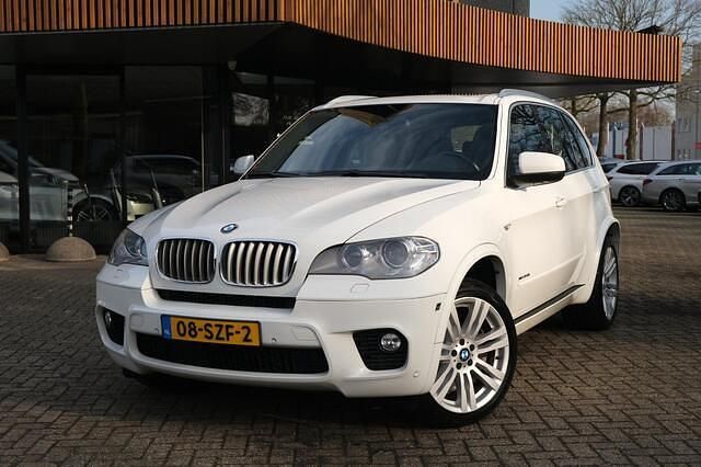 Wit Occasion 2012 BMW X5 Executive SUV | € 22.950 - Afbeelding 1/4