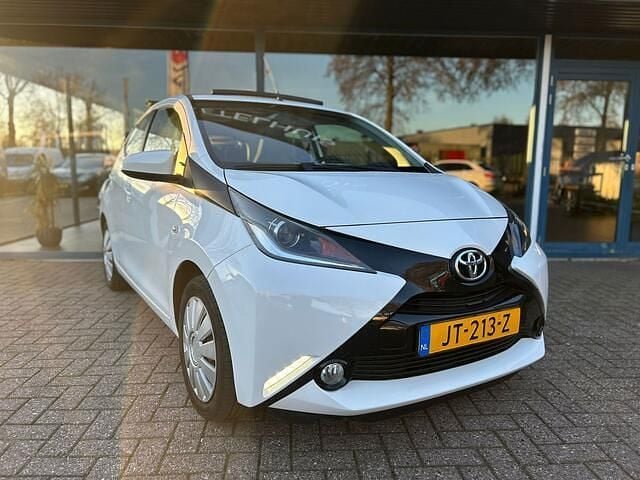 Occasion Toyota Aygo X-wave 69 PK (50 kW) 2016 Wit Hatchback