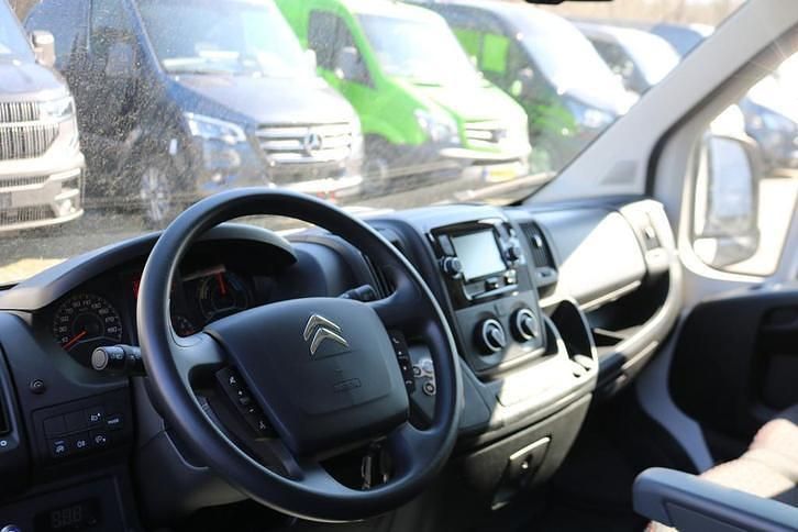 Wit Gebruikt 2023 Citroën Jumper MPV | € 26.950 - Afbeelding 1/2