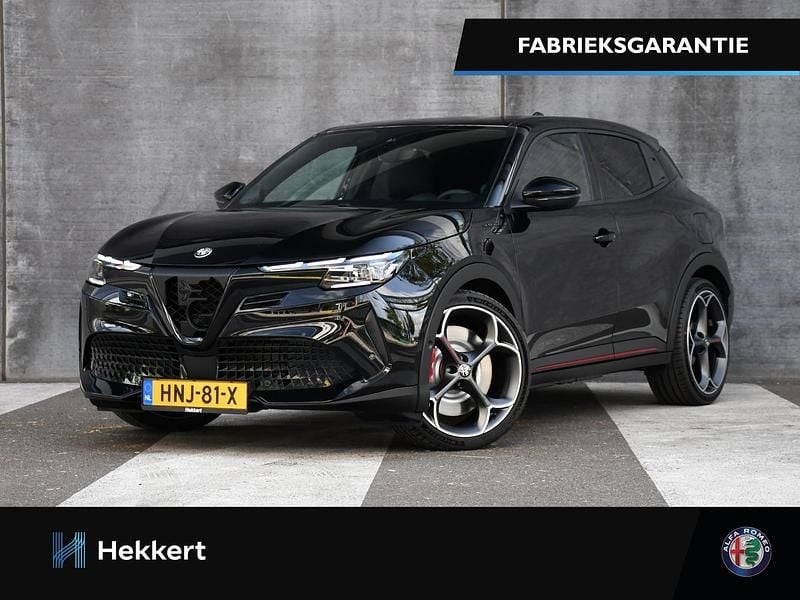 Zwart Gebruikt 2025 Alfa Romeo Junior Veloce SUV | € 39.995 (Eerlijke prijs) - Afbeelding 1/4