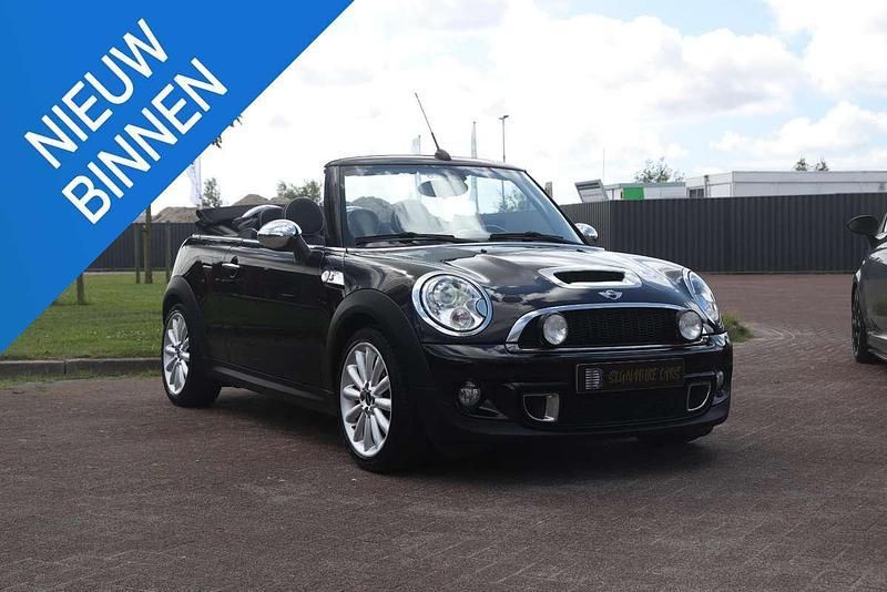 Zwart, metallic lak Gebruikt 2010 Mini Cooper S Cabriolet Cabriolet | € 12.995 (Eerlijke prijs) - Afbeelding 1/4