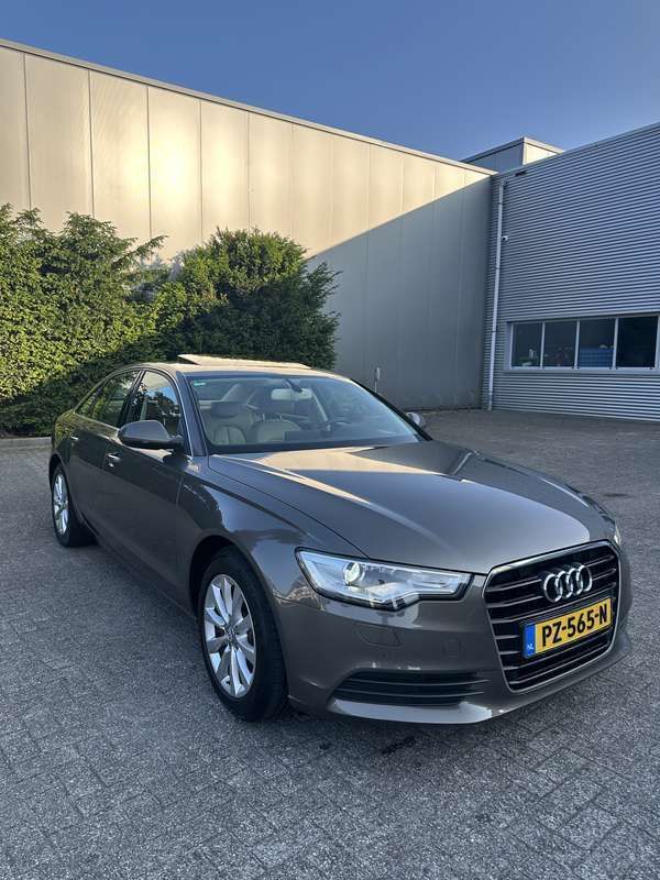 Grijs Gebruikt 2011 Audi A6 Sedan | € 13.500 (Eerlijke prijs) - Afbeelding 1/4