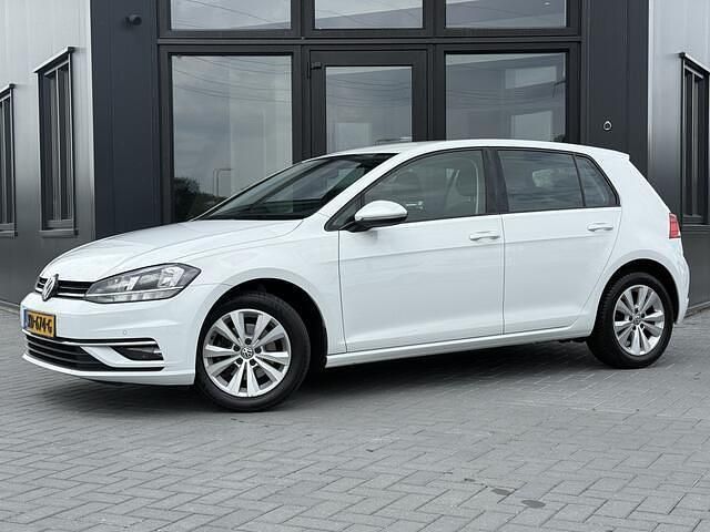 Wit Gebruikt 2018 VW Golf VII Comfortline Hatchback | € 11.750 (Eerlijke prijs) - Afbeelding 1/4