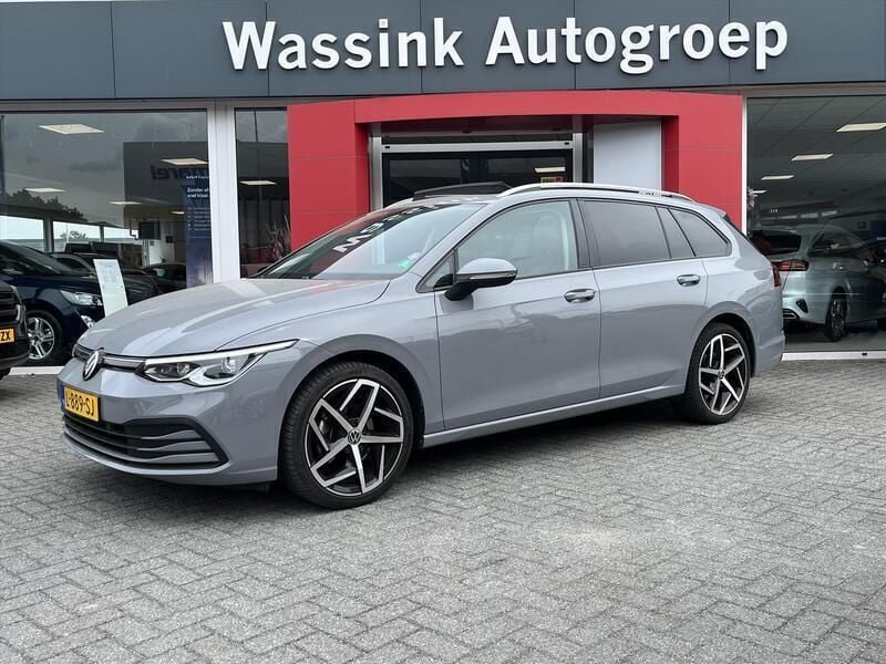 Grijs Gebruikt 2021 VW Golf VIII Life Stationwagen | € 24.895 (Iets duurder) - Afbeelding 1/4