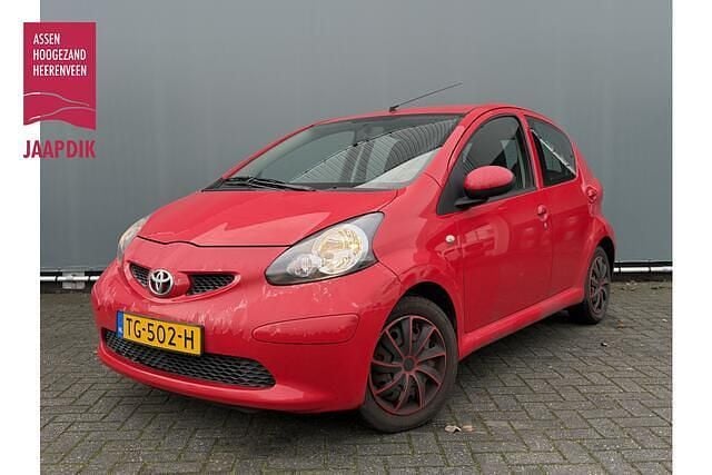 Rood Gebruikt 2007 Toyota Aygo Hatchback | € 1.899 (Goede deal) - Afbeelding 1/4