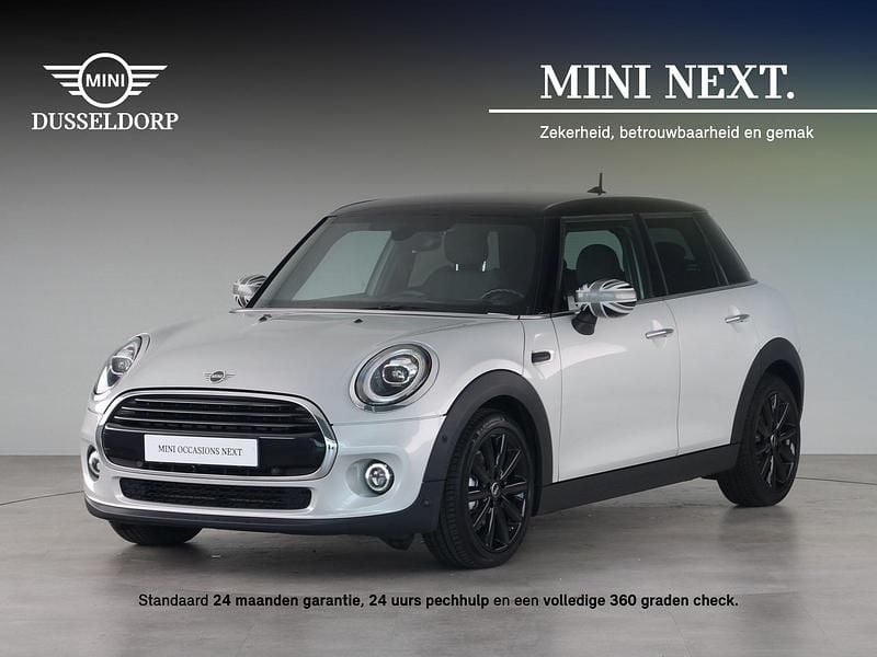 White silver (licht grijs metallic) Gebruikt 2020 Mini Cooper Chili Hatchback | € 20.950 (Goede deal) - Afbeelding 1/4