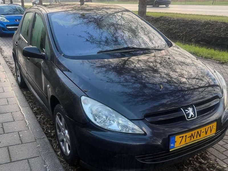 Gebruikt 2004 Peugeot 307 | € 600 (Super prijs) - Afbeelding 1/4