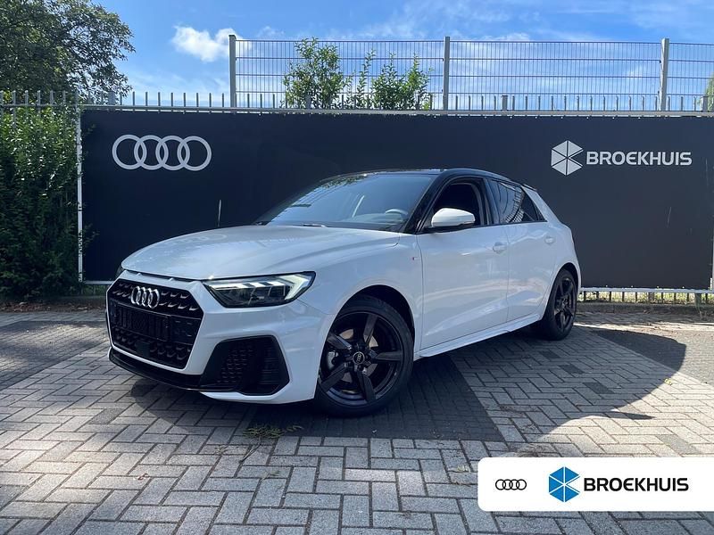 Wit Gebruikt 2024 Audi A1 Sportback S-Line Hatchback | € 34.145 - Afbeelding 1/4