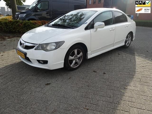 Wit Gebruikt 2011 Honda Civic Elegance Sedan | € 4.495 (Eerlijke prijs) - Afbeelding 1/4