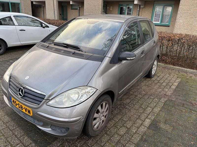 Grijs Gebruikt 2005 Mercedes A150 Classic MPV | € 1.200 (Eerlijke prijs) - Afbeelding 1/4