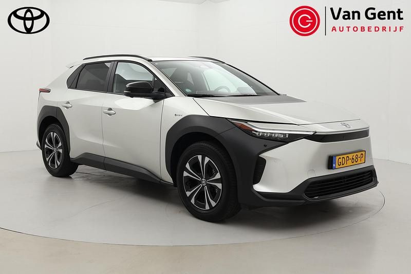 Grijs Gebruikt 2024 Toyota bZ4X SUV | € 35.999 - Afbeelding 1/4