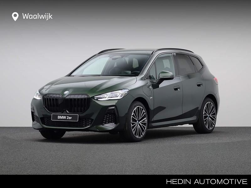 Groen Gebruikt 2023 BMW 225 Active Tourer Shadowline MPV | € 37.880 (Iets duurder) - Afbeelding 1/4