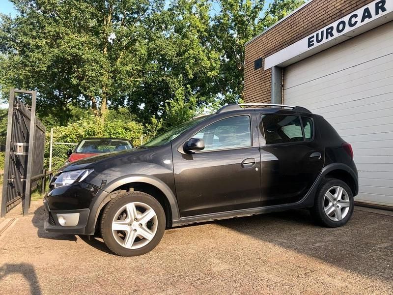 Occasion Dacia Sandero Lauréate 90 PK (66 kW) 2013 Zwart Hatchback