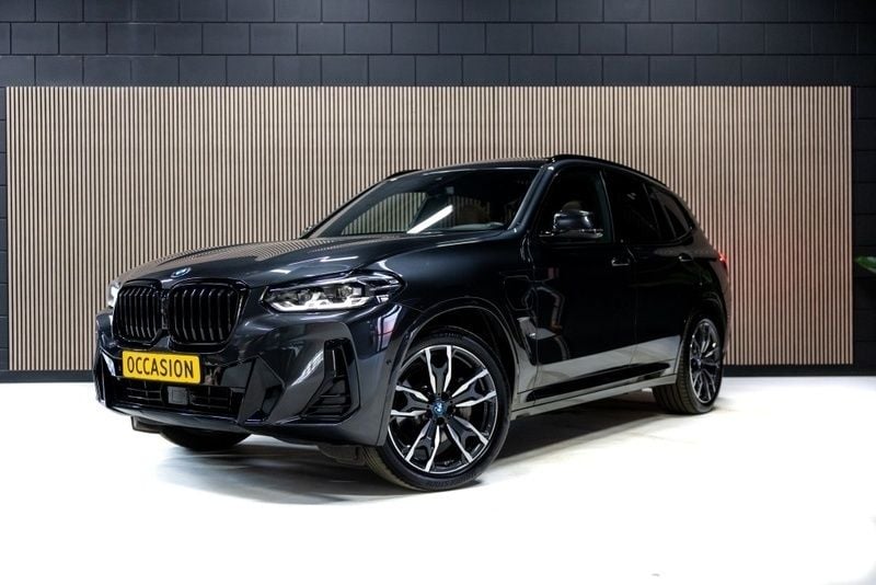Grijs Gebruikt 2023 BMW iX3 M Sport SUV | € 59.950 - Afbeelding 1/4