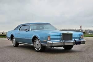 Blauwsilver blue moondust Gebruikt 1973 Lincoln Continental Coupé | € 22.750 - Afbeelding 1/4