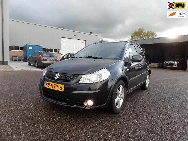 Zwart Gebruikt 2009 Suzuki SX4 MPV | € 4.450 (Goede deal) - Afbeelding 1/4