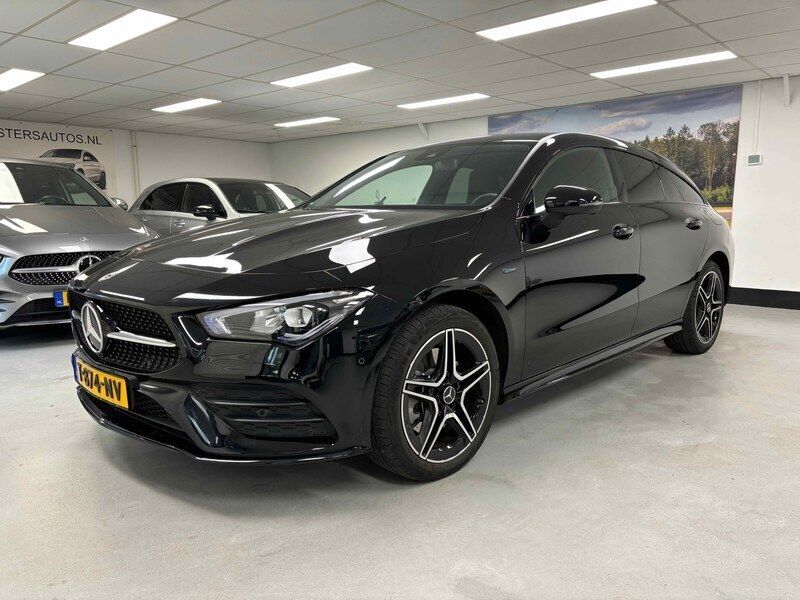 Zwart Gebruikt 2021 Mercedes CLA250 Business Sedan | € 30.500 (Super prijs) - Afbeelding 1/4