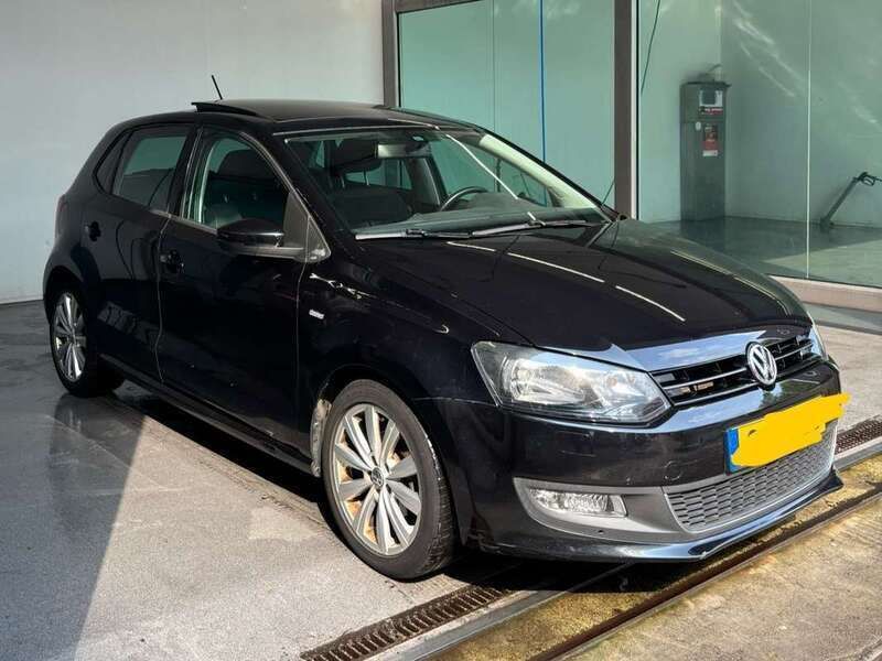 Zwart Gebruikt 2013 VW Polo Highline Hatchback | € 5.275 (Goede deal) - Afbeelding 1/4
