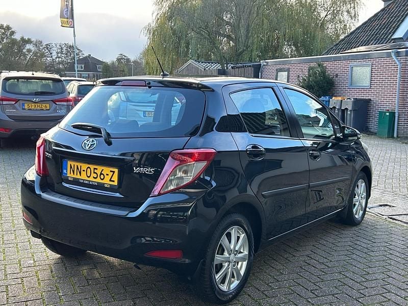 Occasion Toyota Yaris 99 PK (72 kW) 2014 Zwart Hatchback