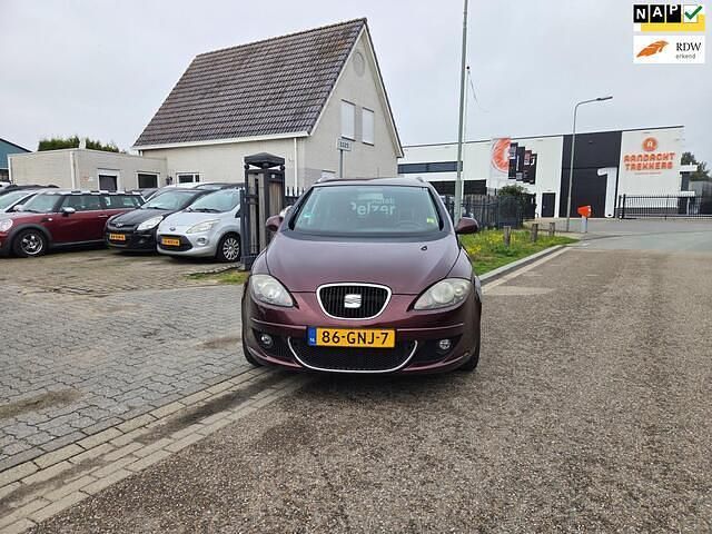 Rood Gebruikt 2008 Seat Altea XL Stylance MPV | € 3.500 (Iets duurder) - Afbeelding 1/4