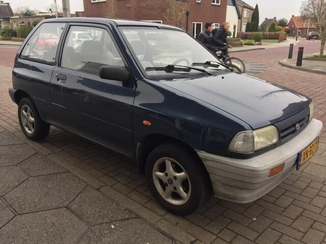 Blauw Occasion 1999 Kia Pride Hatchback | € 450 - Afbeelding 1/4