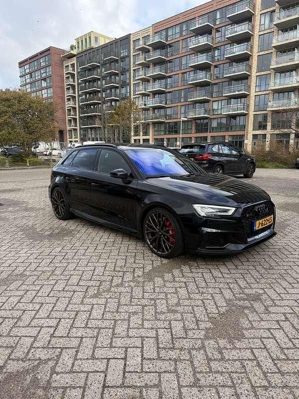 Zwart Gebruikt 2019 Audi RS3 Sedan | € 52.500 (Eerlijke prijs) - Afbeelding 1/4